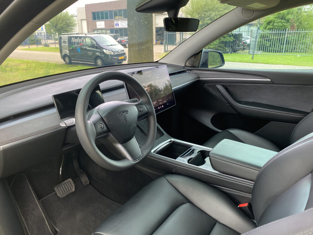 Tesla Model Y RWD 58 kWh