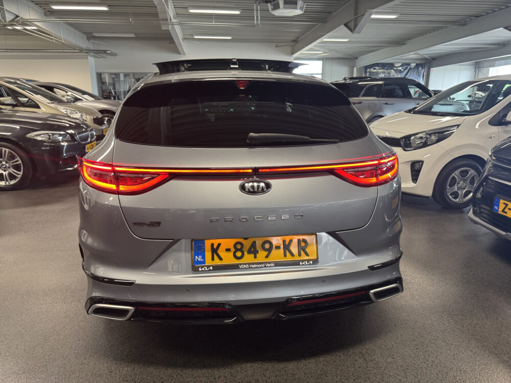 Kia ProCeed