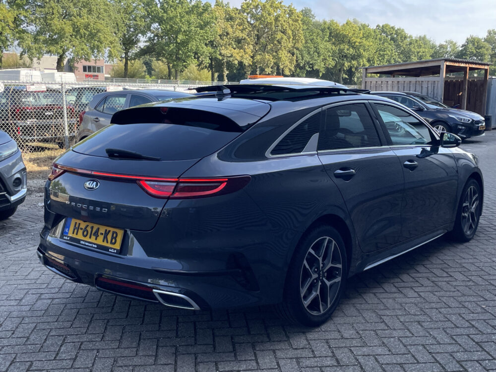 Kia ProCeed