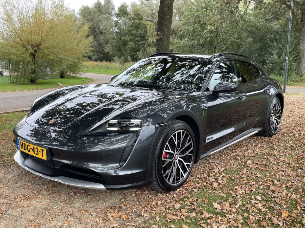 Porsche Taycan Cross Turismo