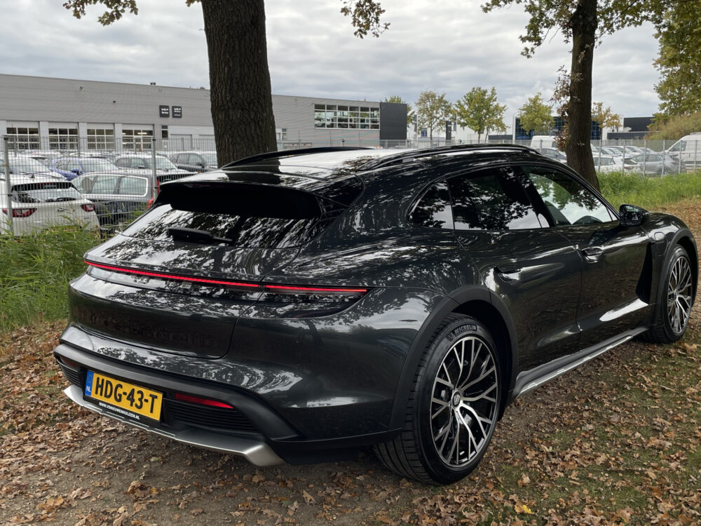 Porsche Taycan Cross Turismo