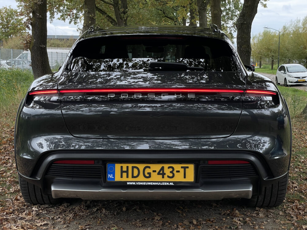 Porsche Taycan Cross Turismo