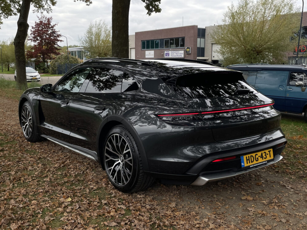 Porsche Taycan Cross Turismo