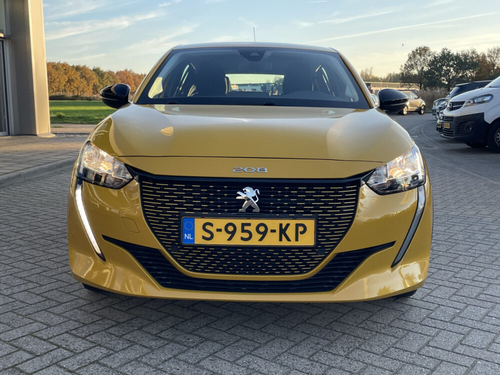 Peugeot e-208