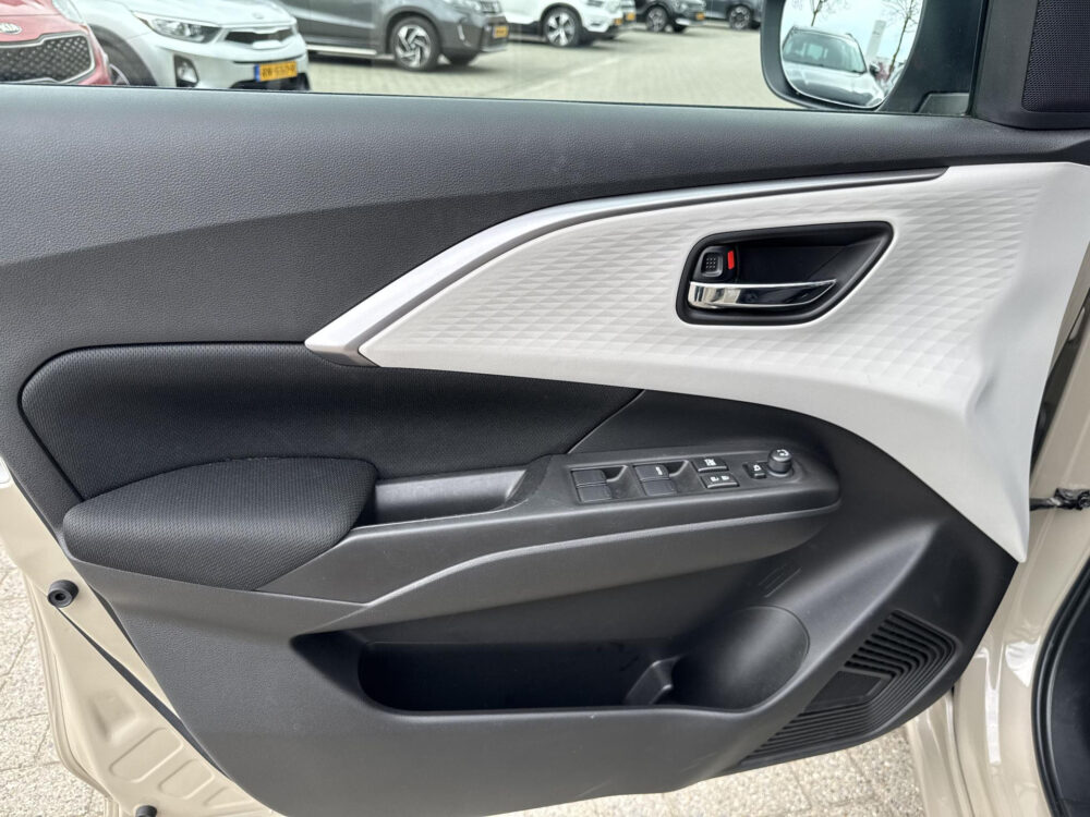 Suzuki Swift 1.2 Style Smart Hybrid Apple Carplay Android Auto via Bluetooth | Garantie tot 2034