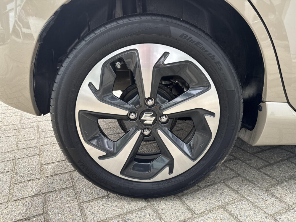 Suzuki Swift 1.2 Style Smart Hybrid Apple Carplay Android Auto via Bluetooth | Garantie tot 2034