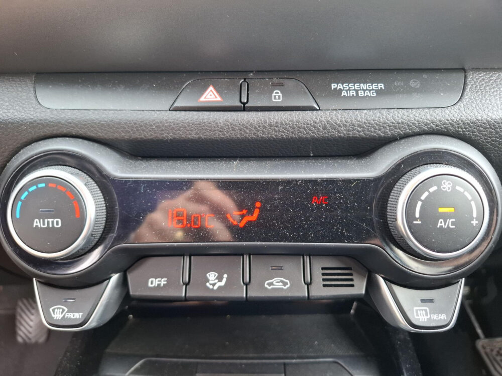 Kia Stonic 1.0 T-GDi MHEV DynamicPlusLine | Navigatie  Airco | Camera