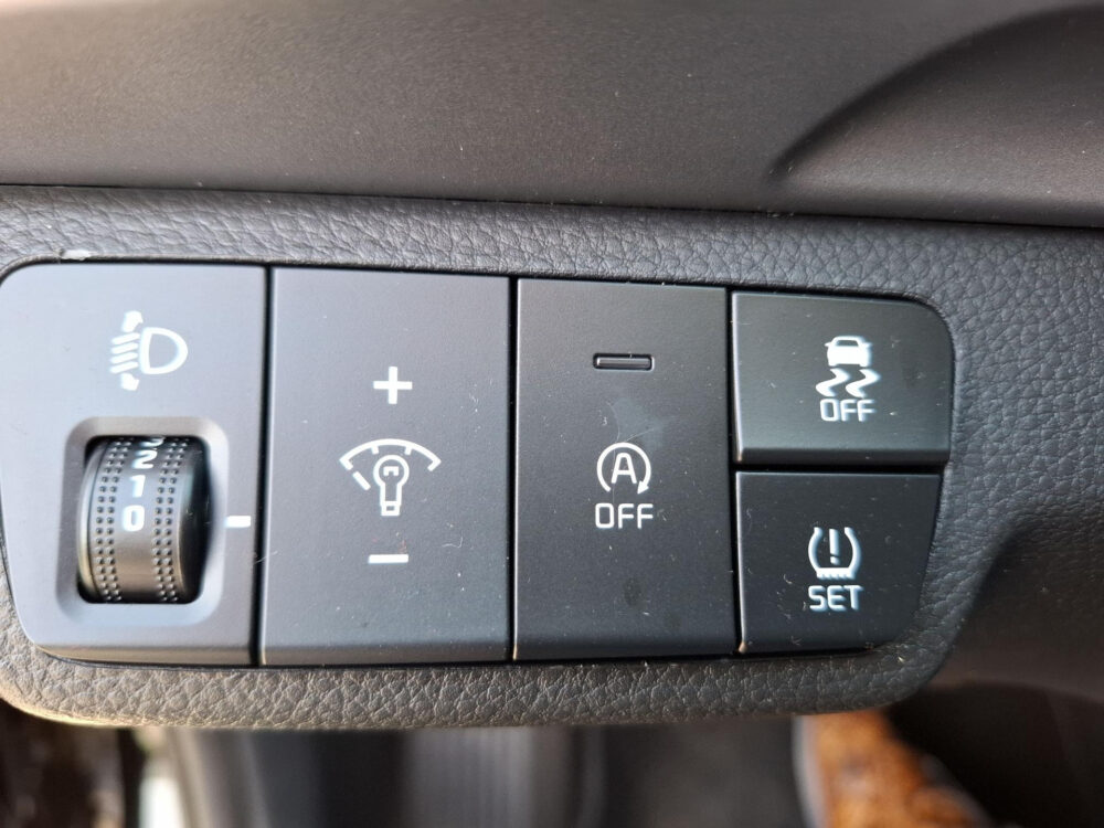 Kia Stonic 1.0 T-GDi MHEV DynamicLine Carplay | Achteruitrij Camera | Navigatie | Parkeersensoren | Lichtmetalen velgen | Cruise Control