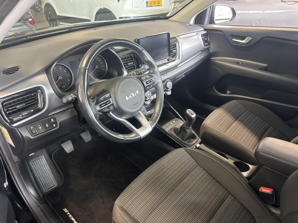 Kia Stonic 1.0 T-GDi MHEV DynamicLine Carplay | Achteruitrij Camera | Navigatie | Parkeersensoren | Lichtmetalen velgen | Cruise Control
