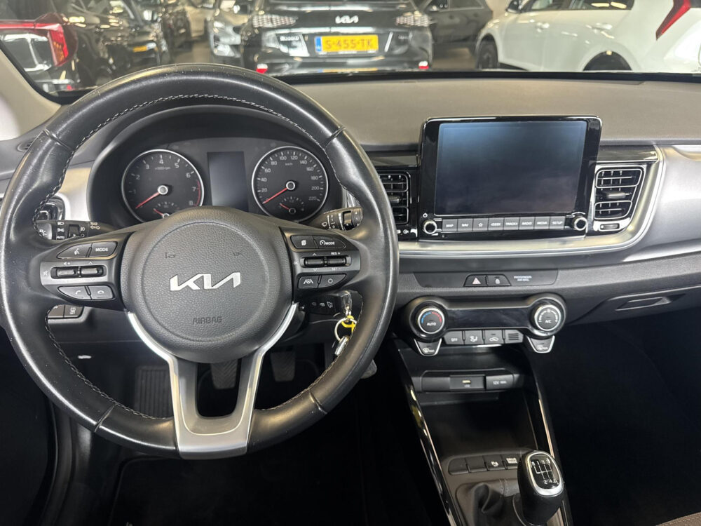 Kia Stonic 1.0 T-GDi MHEV DynamicLine Carplay | Achteruitrij Camera | Navigatie | Parkeersensoren | Lichtmetalen velgen | Cruise Control