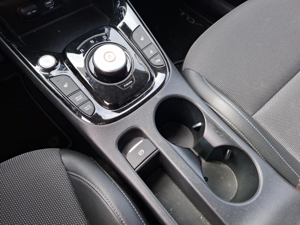 Kia e-Soul DynamicPlusLine 39.2 kWh LED verlichting | 17 inch lichtmetalen velgen | digitaal dashboard