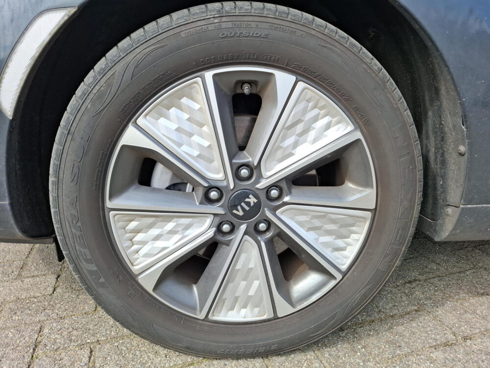 Kia e-Soul DynamicPlusLine 39.2 kWh LED verlichting | 17 inch lichtmetalen velgen | digitaal dashboard