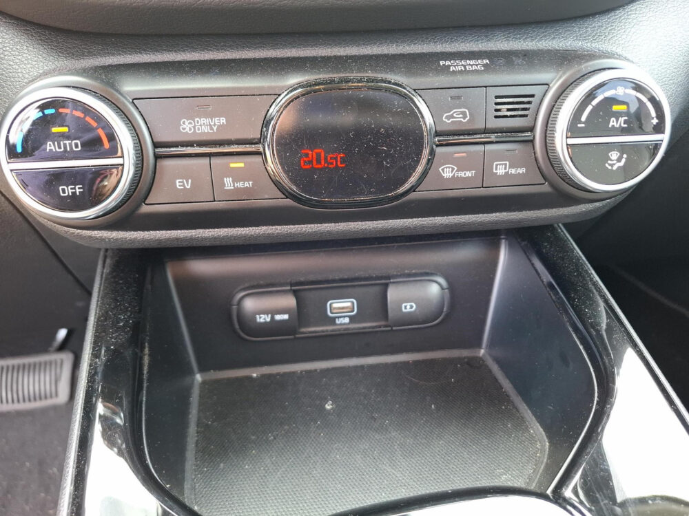 Kia e-Soul DynamicPlusLine 39.2 kWh LED verlichting | 17 inch lichtmetalen velgen | digitaal dashboard