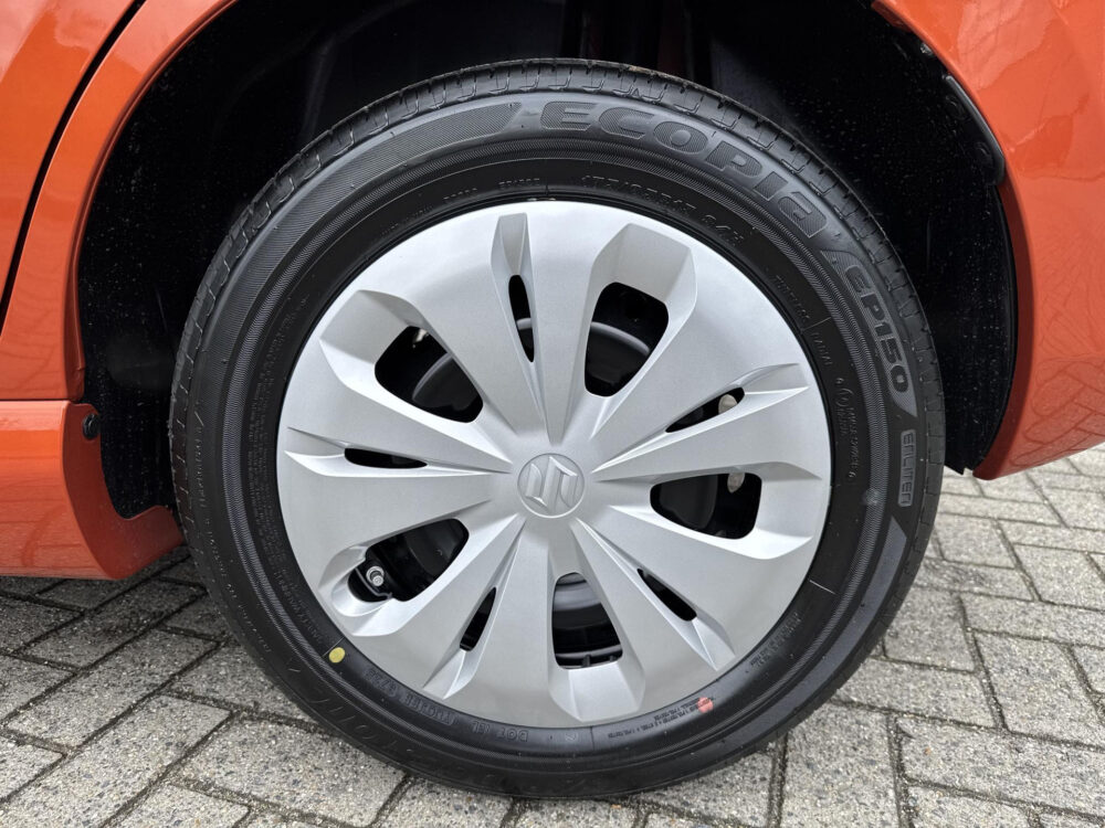 Suzuki Swift 1.2 Comfort Smart Hybrid 50th Anniversary Op korste termijn leverbaar info: 0492588976