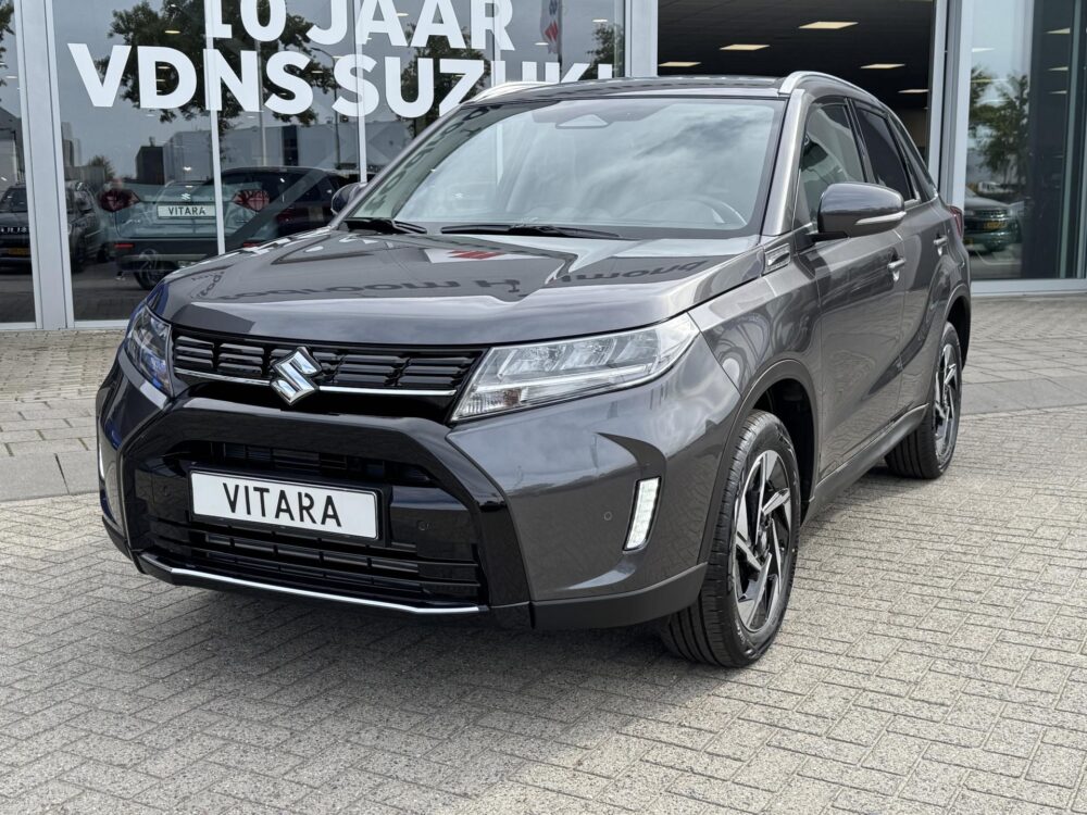 Suzuki Vitara 1.4 Boosterjet Style Hybrid Automaat Direct uit voorraad leverbaar.
