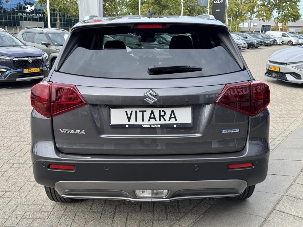 Suzuki Vitara 1.4 Boosterjet Style Hybrid Automaat Direct uit voorraad leverbaar.