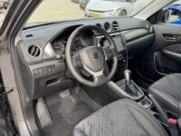 Suzuki Vitara 1.4 Boosterjet Style Hybrid Automaat Direct uit voorraad leverbaar.