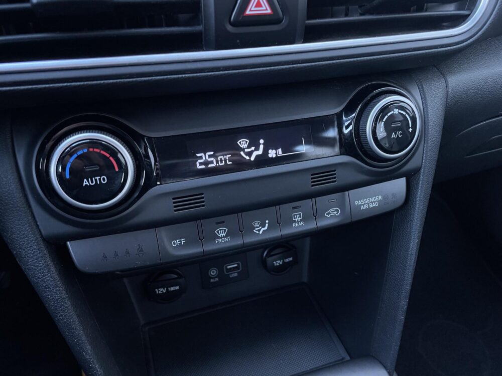 Hyundai Kona 1.0T Essence Climate | Camera | Sensoren | Navigatie