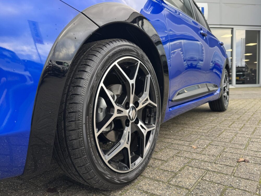 Suzuki Swift 1.2 Style Smart Hybrid |Demo BTW accessoirespakket twv. €3.700 per direct beschikbaar |