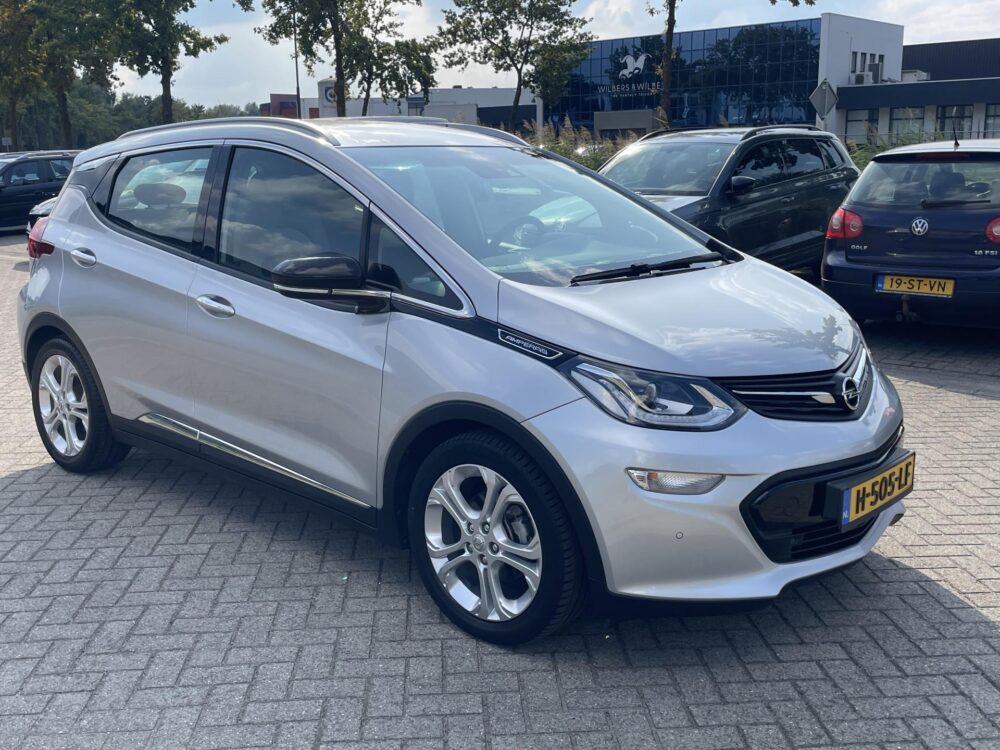 Opel Ampera-e Business executive 60 kWh // Stoelverwarming //
