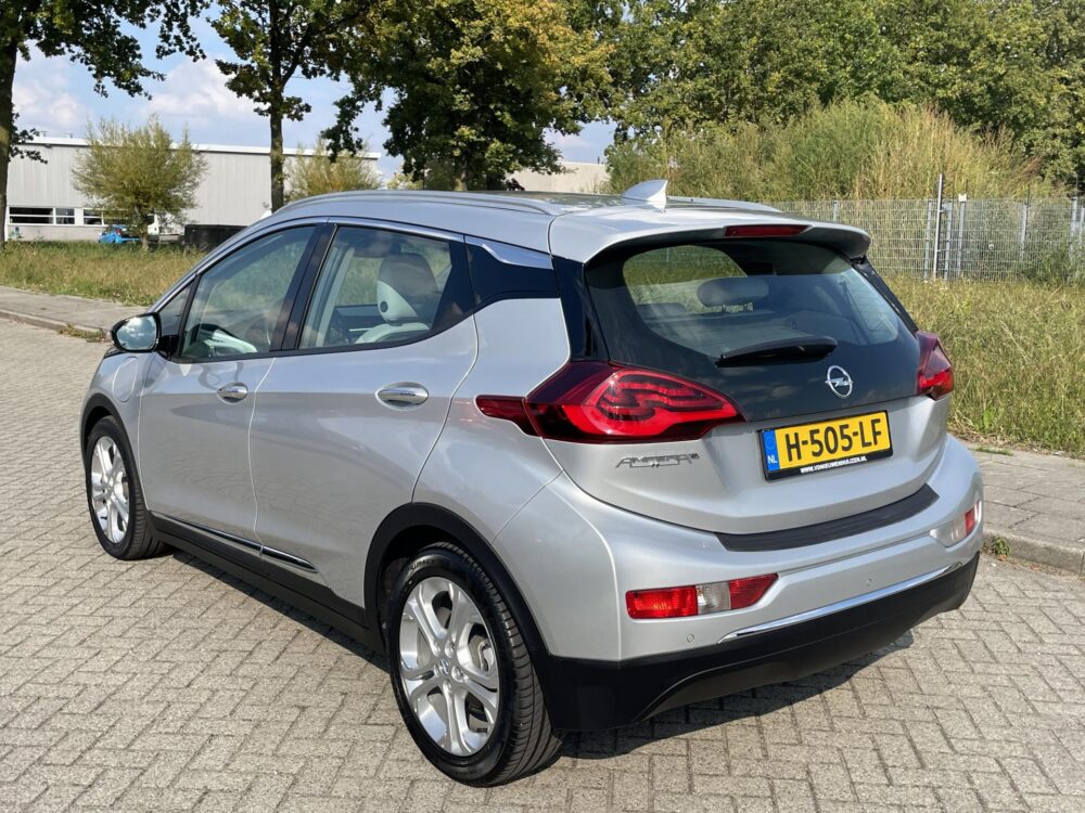 Opel Ampera-e Business executive 60 kWh // Stoelverwarming //