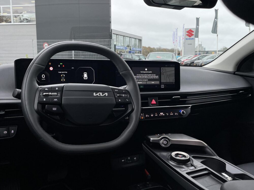 Kia EV6 Light Edition 63 kWh | Achteruitrijcamera | Stoel Stuur verwarming | Adaptive cruise |