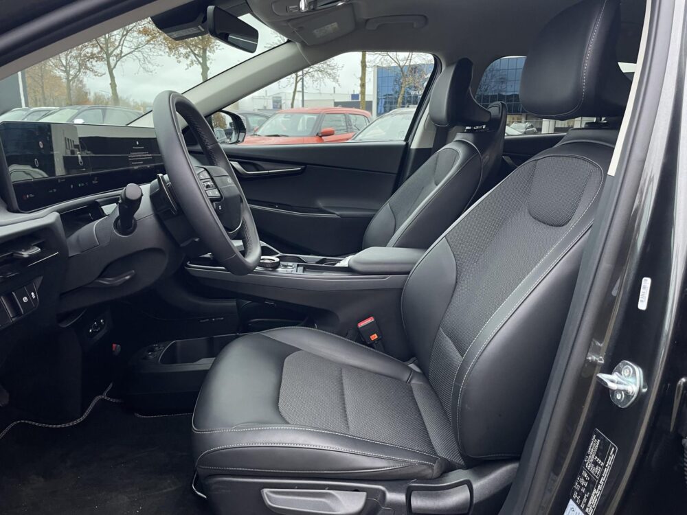 Kia EV6 Light Edition 63 kWh | Achteruitrijcamera | Stoel Stuur verwarming | Adaptive cruise |