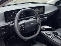 Kia EV6 Light Edition 63 kWh | Achteruitrijcamera | Stoel Stuur verwarming | Adaptive cruise |