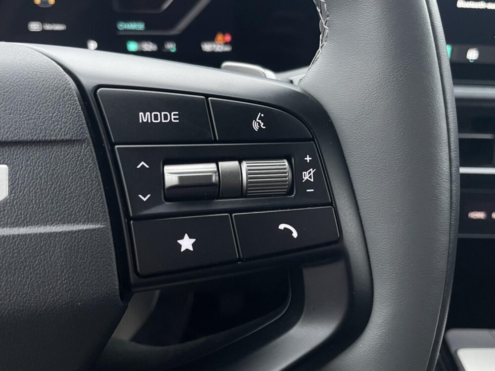 Kia EV6 Light Edition 63 kWh | Achteruitrijcamera | Stoel Stuur verwarming | Adaptive cruise |