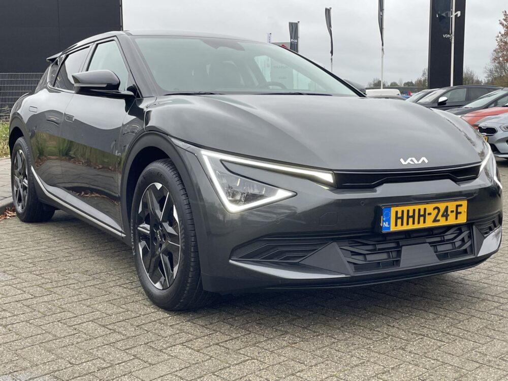 Kia EV6 Light Edition 63 kWh | Achteruitrijcamera | Stoel Stuur verwarming | Adaptive cruise |
