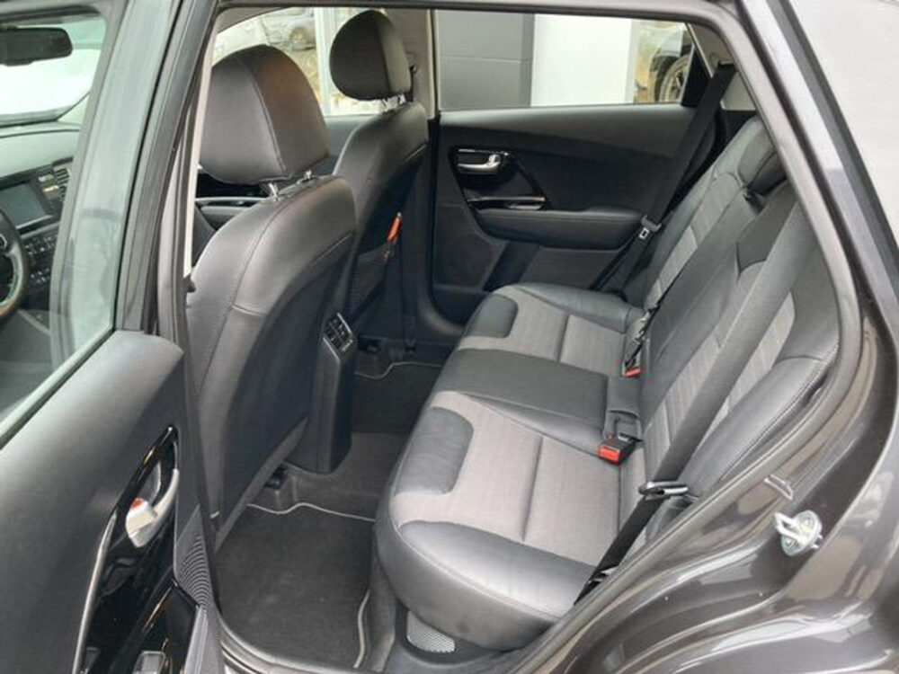 Kia Niro 1.6 GDi Hybrid DynamicLine | Trekhaak | CarPlay | Camera