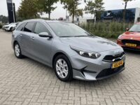 51066385-kia-ceed-sportswagon-1-0-t-gdi-dynamicplusline-btw-camera-elektrische-klep-stoel-en-stuur-verwarming-2024