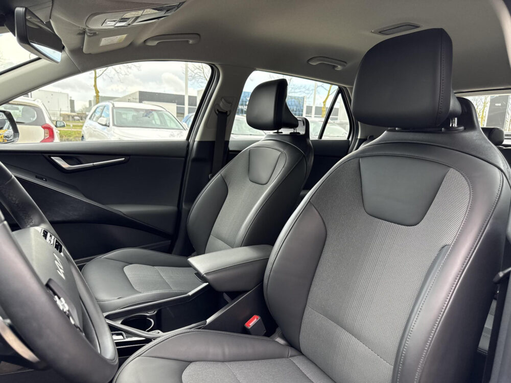 Kia Niro 1.6 GDi Hybrid DynamicLine | CarPlay | Navi | Stoelverwarming