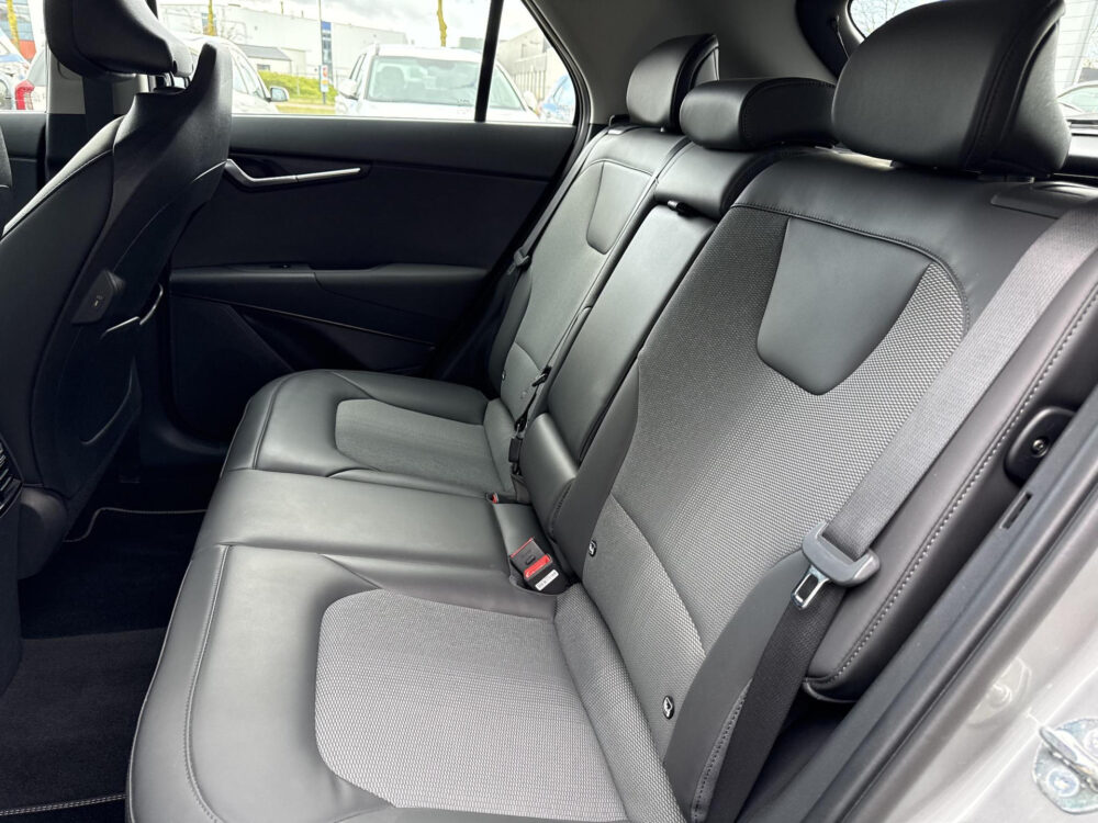 Kia Niro 1.6 GDi Hybrid DynamicLine | CarPlay | Navi | Stoelverwarming