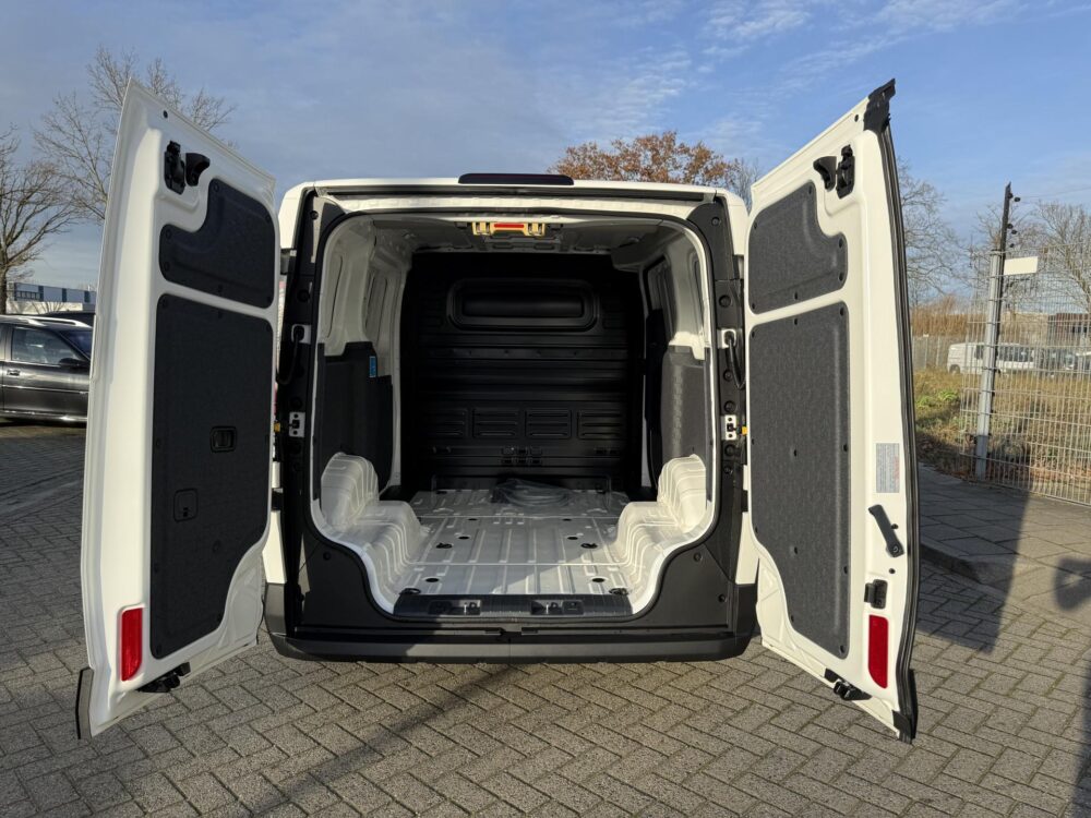 Kia PV5 L2H1 Plus 71.2 kWh Tijdelijk met gratis accu upgrade!