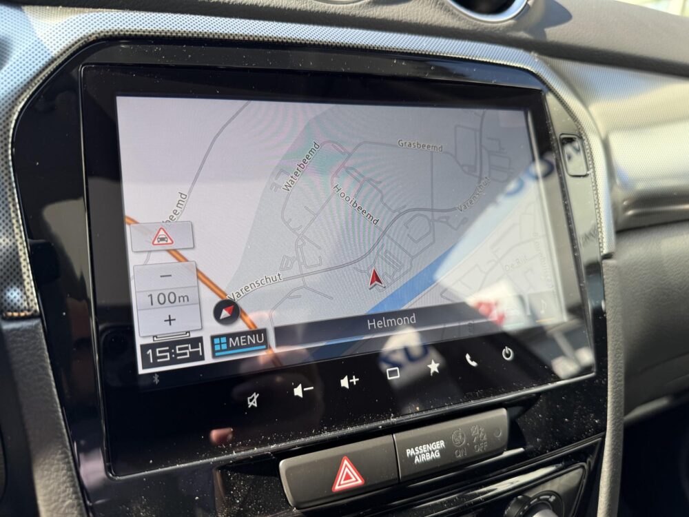 Suzuki Vitara 1.4 Boosterjet Style Hybrid Automaat Betreft een Demo. Direct leverbaar