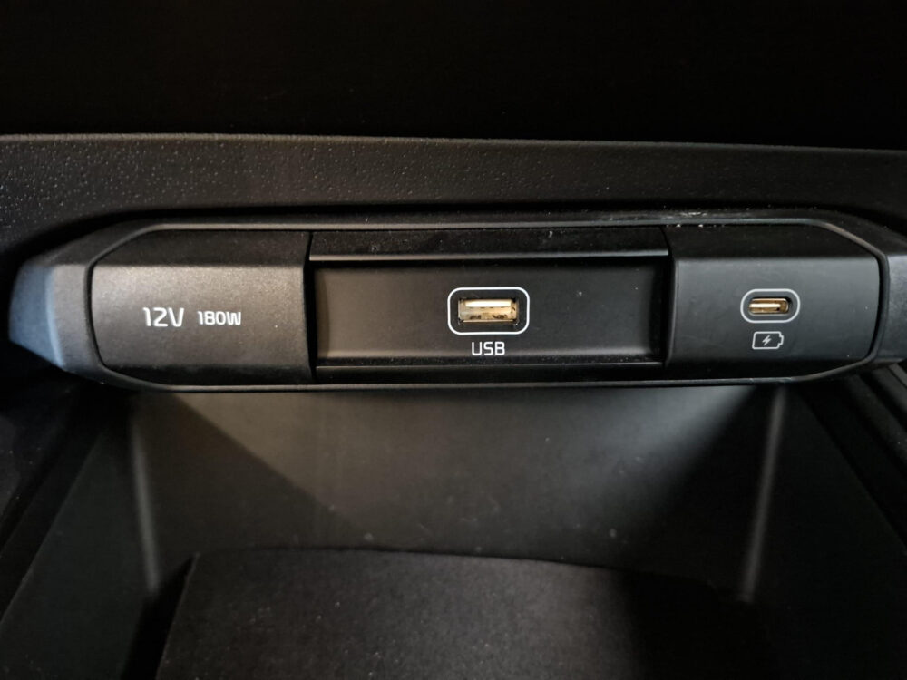 Kia Niro EV DynamicLine 64.8 kWh | Navigatie | Achteruitrijcamera |