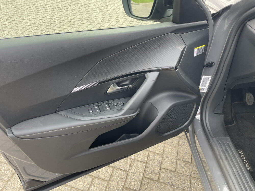 51555515-peugeot-2008-1-2-puretech-100-allure-airco-digitaal-dashboard-navigatie-cruise-control-2024