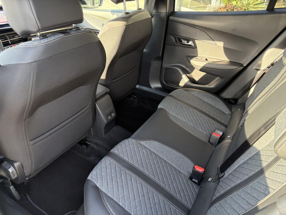 Peugeot 2008 1.2 PureTech 100 Allure Airco | digitaal dashboard | Navigatie | Cruise Control