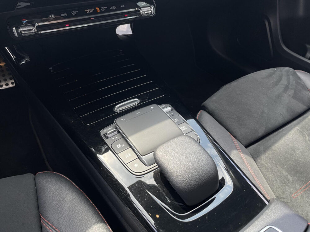 Mercedes-Benz A-Klasse 200 AMG Line | BTW ! ! | MBUX | Cruise | Climate |