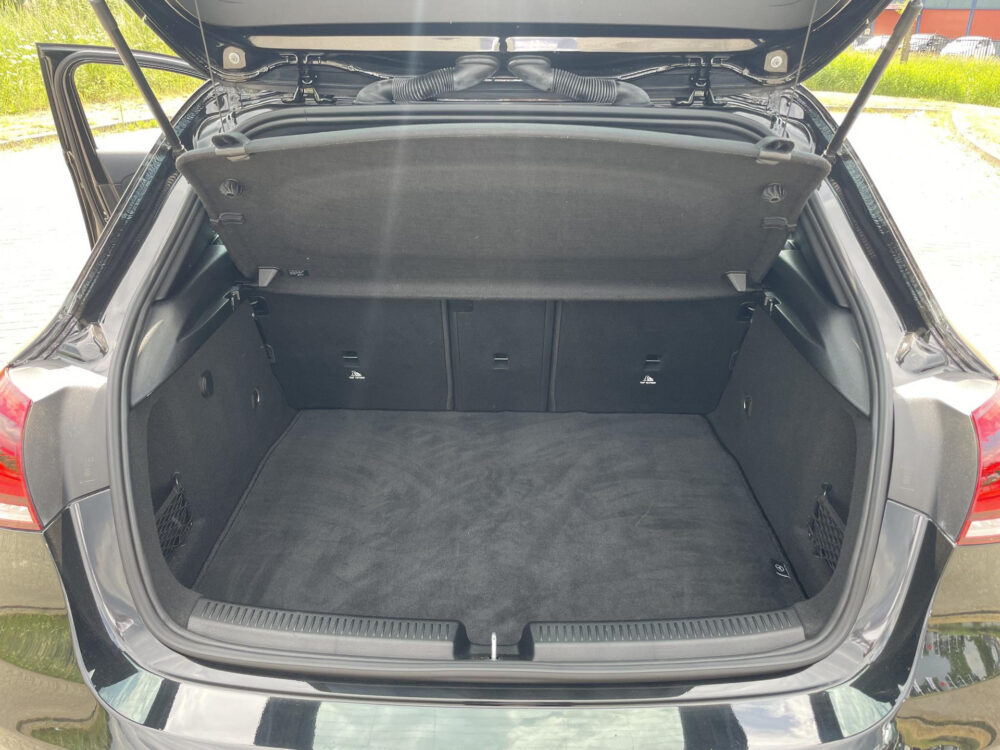 Mercedes-Benz A-Klasse 200 AMG Line | BTW ! ! | MBUX | Cruise | Climate |