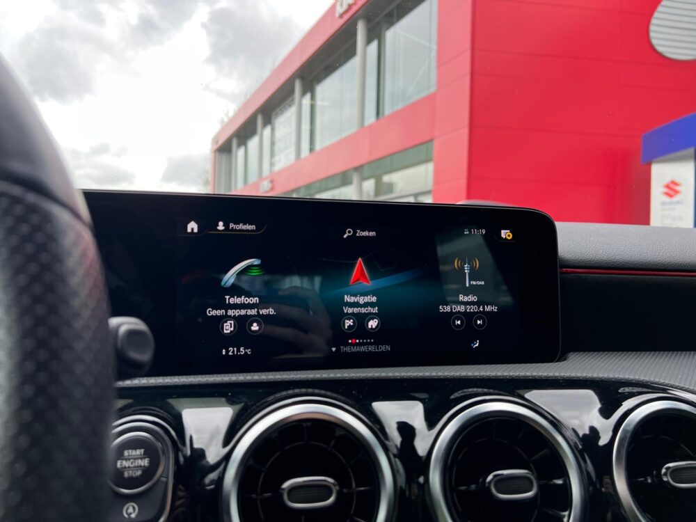 Mercedes-Benz A-Klasse 200 AMG Line | MBUX | Cruise | Climate |