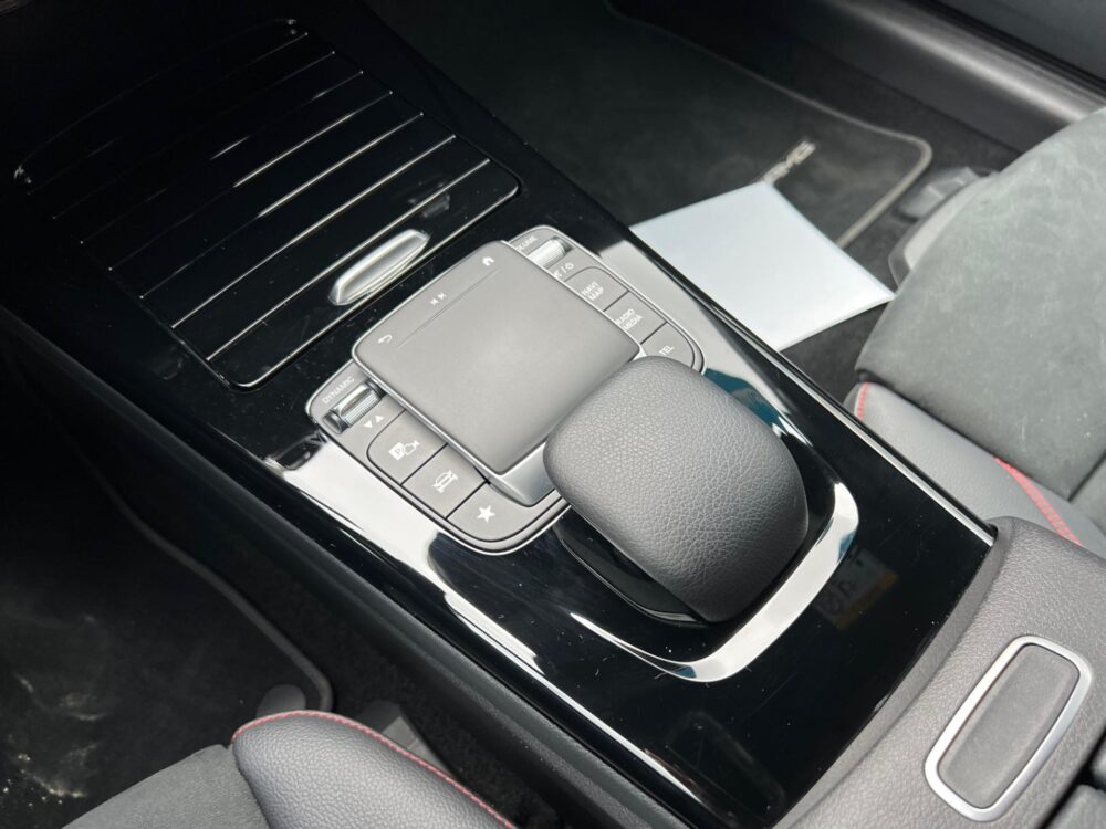 Mercedes-Benz A-Klasse 200 AMG Line | MBUX | Cruise | Climate |