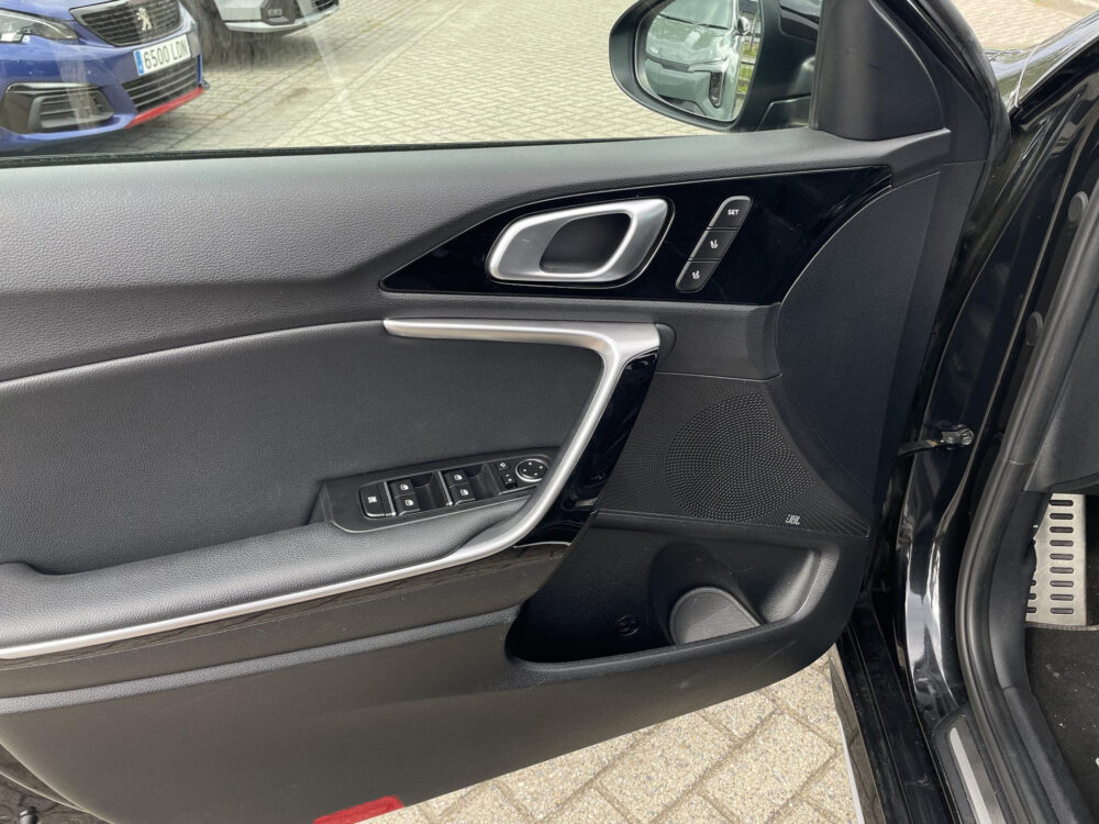 51576292-kia-proceed-1-5-t-gdi-gt-plusline-btw-panodak-18inch-2021