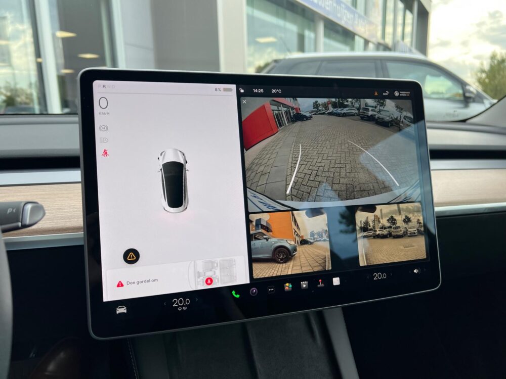 Tesla Model 3 Standard RWD Plus | | Camera | Keyless |