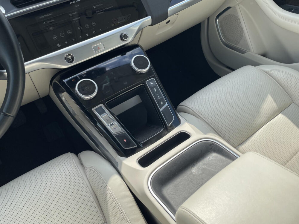 Jaguar I-PACE EV400 HSE | 90kWh Accu | BTW-auto | Leder | Camera | Panoramadak | Afneembare trekhaak |