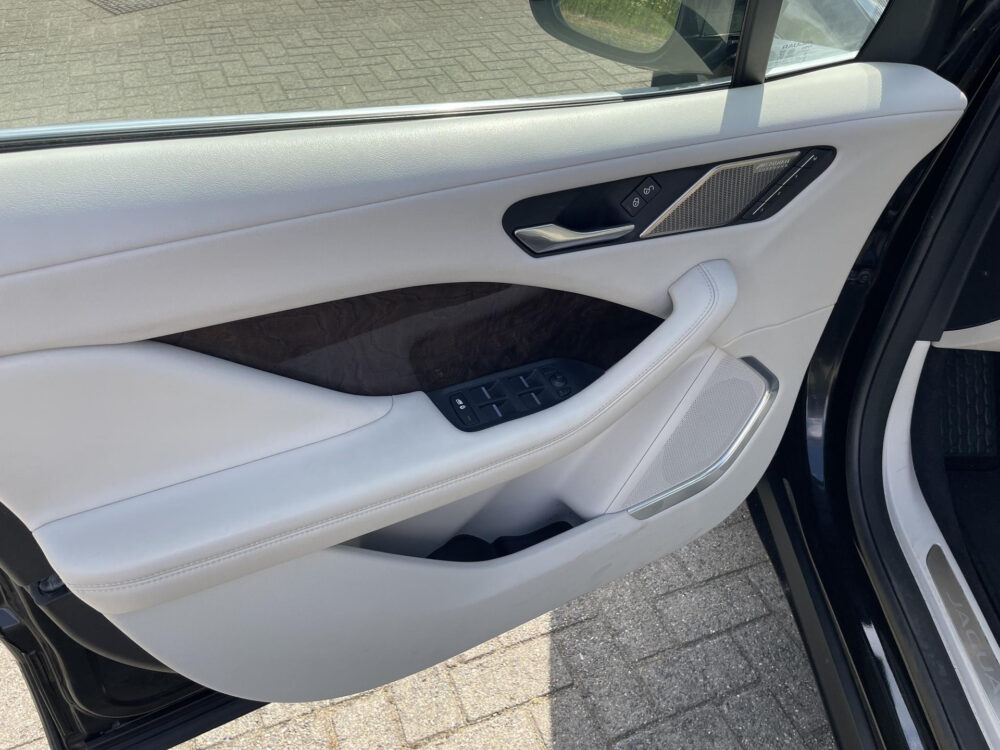 Jaguar I-PACE EV400 HSE | 90kWh Accu | BTW-auto | Leder | Camera | Panoramadak | Afneembare trekhaak |