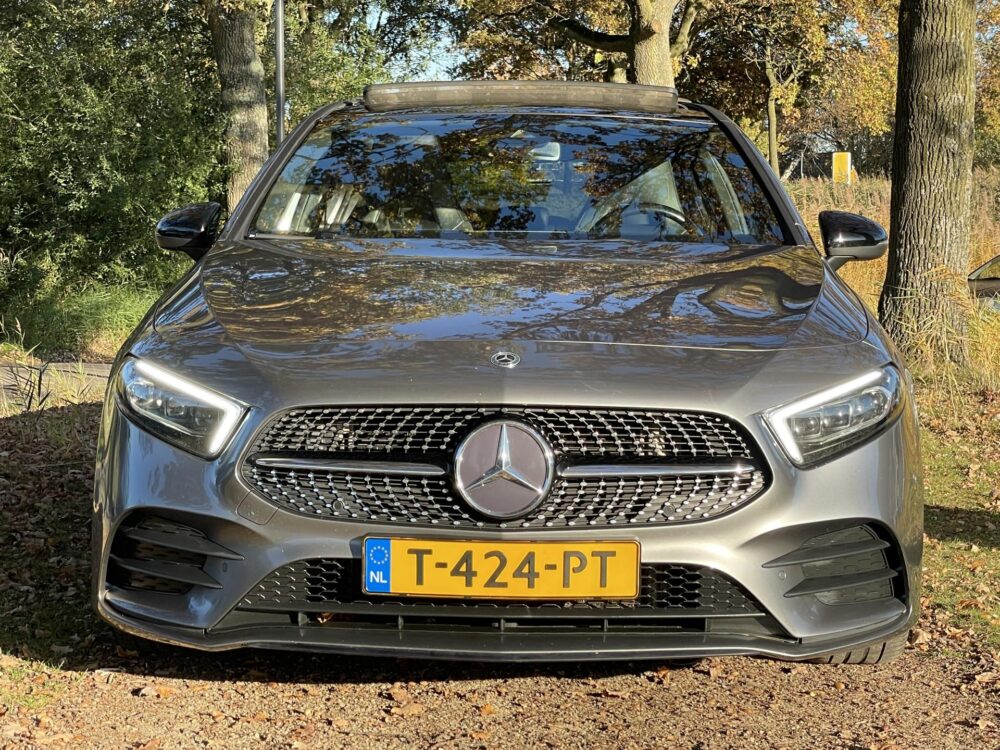 Mercedes-Benz A-Klasse 200 Business Solution AMG | Panoramadak | MBUX |