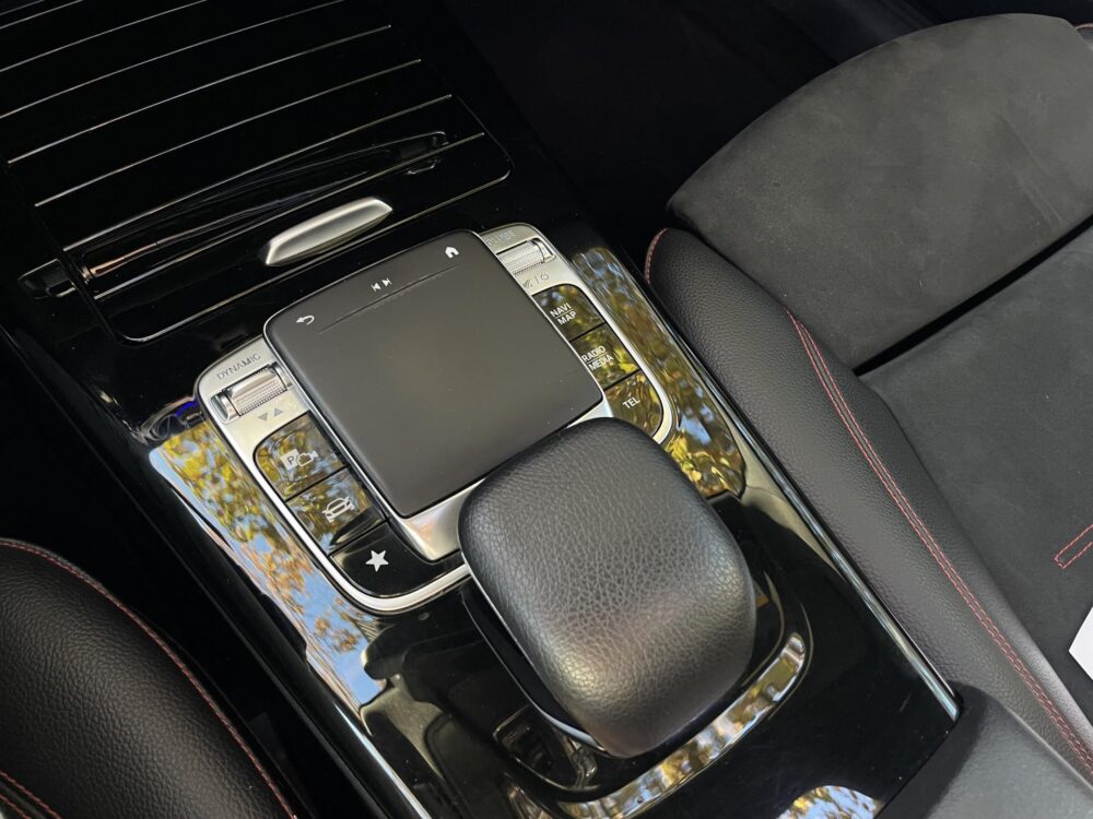 Mercedes-Benz A-Klasse 200 Business Solution AMG | Panoramadak | MBUX |