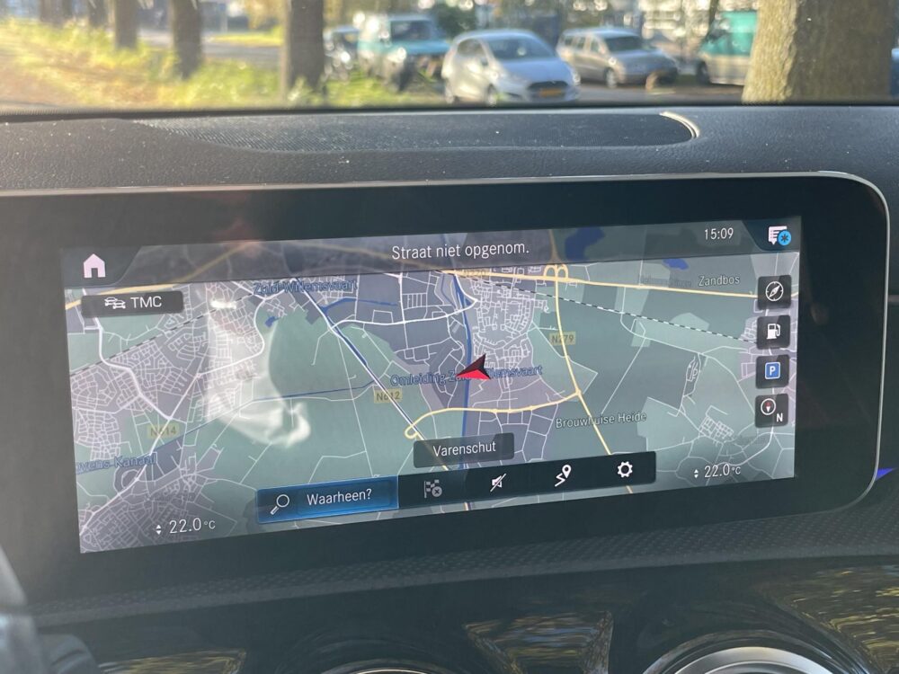 Mercedes-Benz A-Klasse 200 Business Solution AMG | Panoramadak | MBUX |